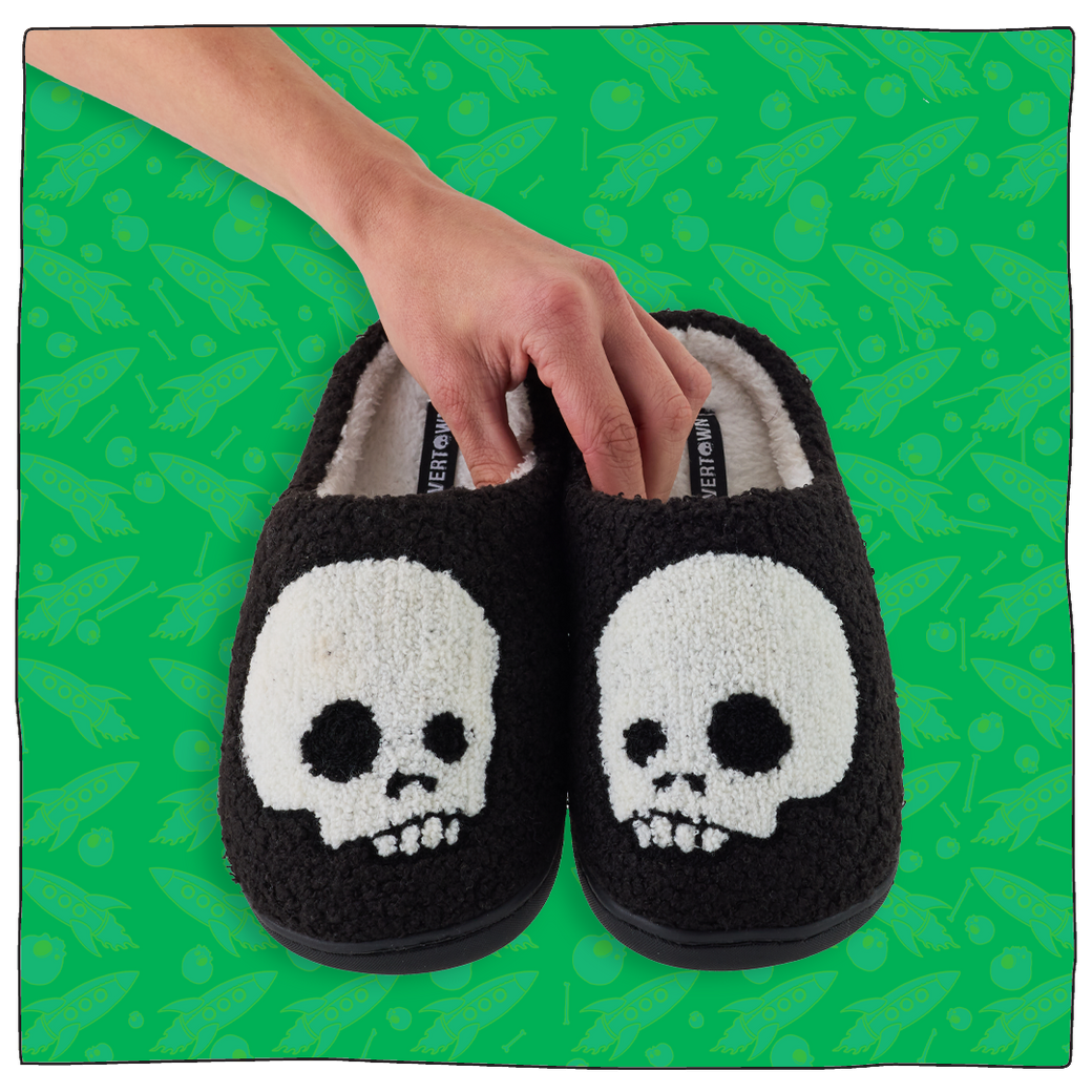 Fluffy Skull Slippers in Black/White